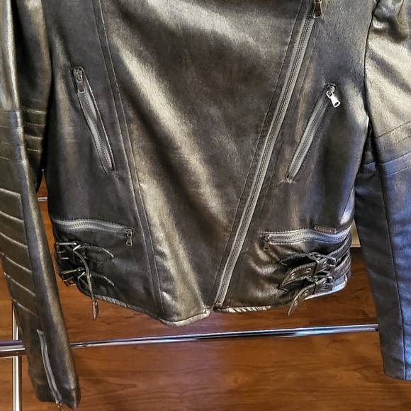 VALMAX - Silver Vegan Leather Motorcycle Jacket - Like New - Picture 3 of 5